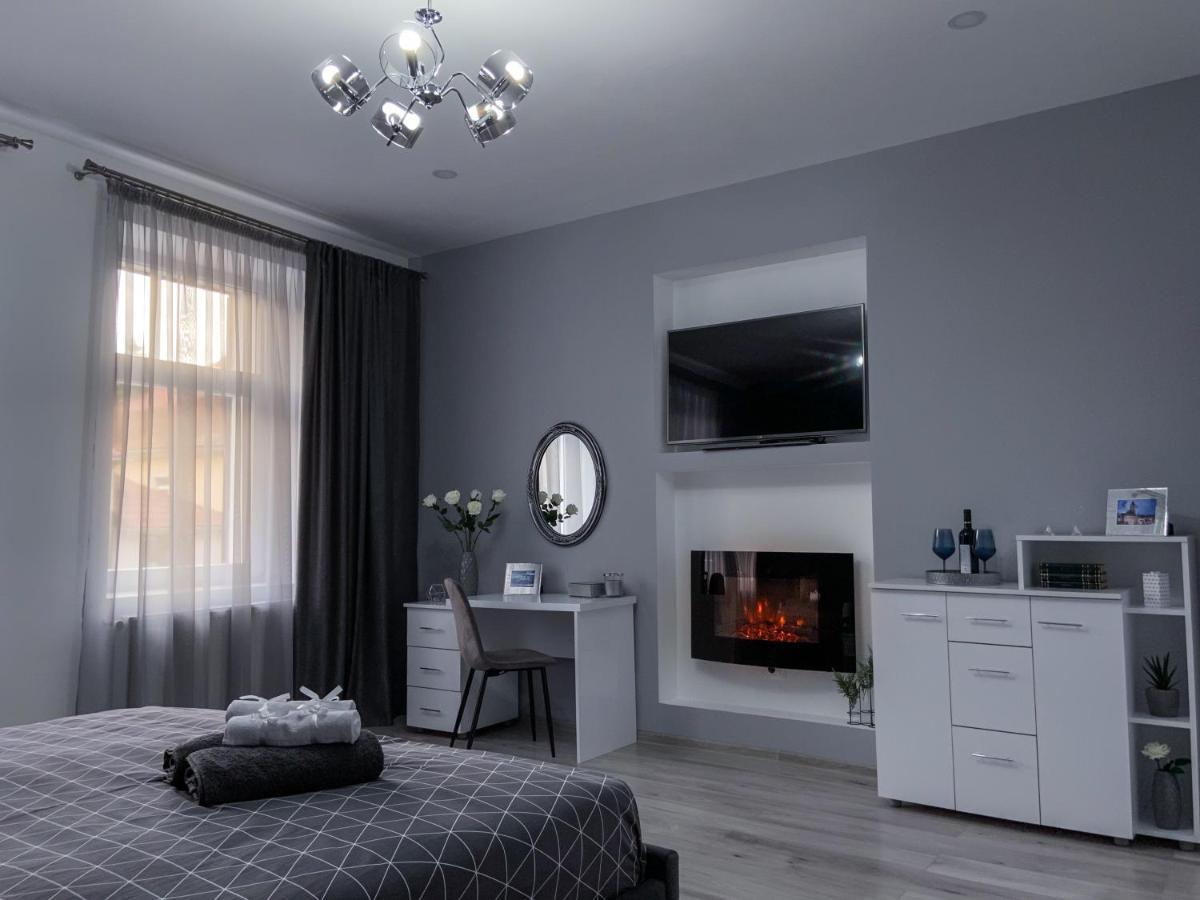 Apartment 5